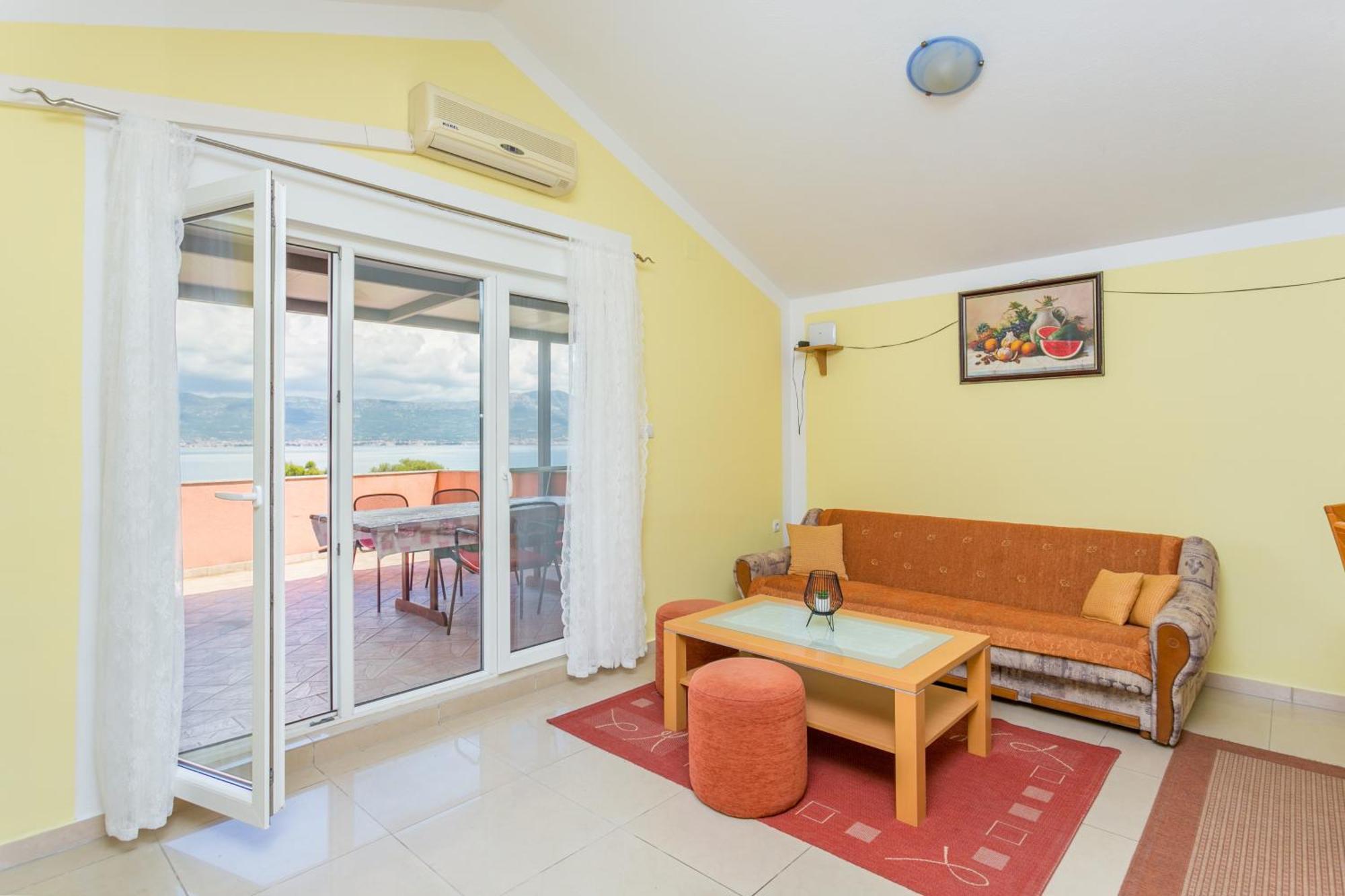Apartments By The Sea Slatine, Ciovo - 11126 חדר תמונה