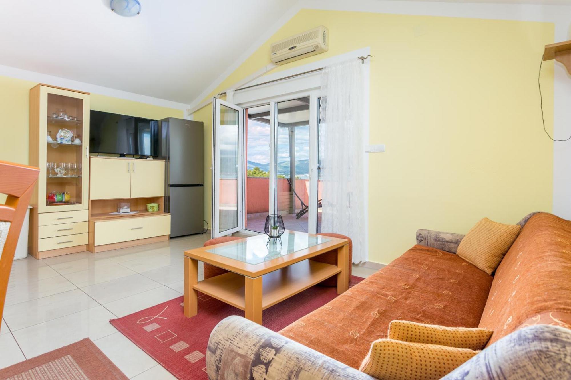 Apartments By The Sea Slatine, Ciovo - 11126 מראה חיצוני תמונה